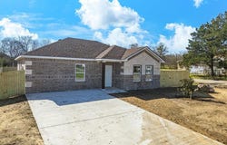 801 E Tyler Street, Ennis, TX 75119