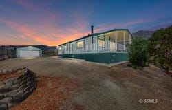 1267 Bristlecone Dr, Wofford Heights, CA 93285