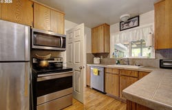 779 WASHINGTON St, Woodland, WA 98674