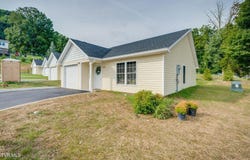 1038 W G Street, Elizabethton, TN 37643