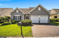 39 PRESIDENTS DRIVE, MECHANICSBURG, PA 17050