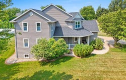 321 E APPLE CREEK Road, APPLETON, WI 54913