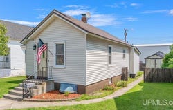 524 N 18th, Escanaba, MI 49829