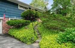 4 Greenwood Lane, Bethlehem, NY 12054