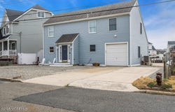 3 Drake Drive, Bayville, NJ 08721