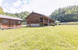 30 Country Lane, Prestonsburg, KY 41653