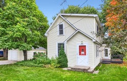 6051 Upper 46th Street N, Oakdale, MN 55128