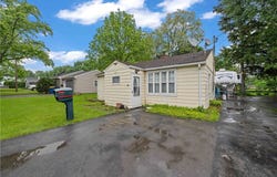 146 Hyde Parkway, Palmyra, NY 14522