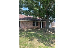 281 N Laramie Circle, Pilot Point, TX 76258