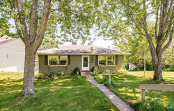 2812 W Skyline Pkwy, Duluth, MN 55806