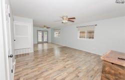 1009 W CORNELIA AVENUE, Iowa Park, TX 76367