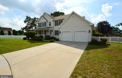 8 TOBY WELLS COURT, DELRAN, NJ 08075