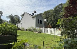 47 Northside Rd, Charlton, MA 01507