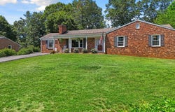 236 Deerwood Dr, Lynchburg, VA 24502