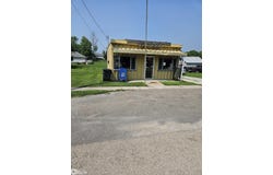 206 W Railroad, Mount Union, IA 52644