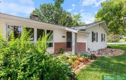 7804 Keystone Drive, Omaha, NE 68134
