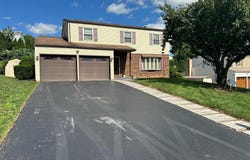 566 THRUSH Court, HARRISBURG, PA 17111