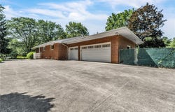 8001 Robin Lane, Brecksville, OH 44141