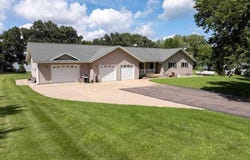 4 S Fox Lake Drive, Sherburn, MN 56171