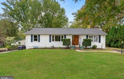 253 W VIRGINIA Avenue, HAMILTON, VA 20158