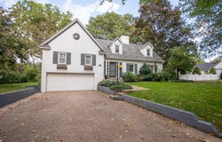 527 SEMINOLE Drive, Erie, PA 16505
