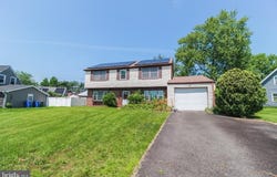 27 HARPER LANE, WILLINGBORO, NJ 08046