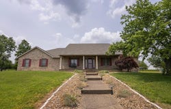 2677 Briarcliff Dr., Newburgh, IN 47630