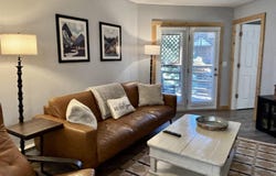 11 Squaw Valley Rd, Angel Fire, NM 87710
