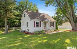 109 West 19TH Avenue, Coal Valley, IL 61240