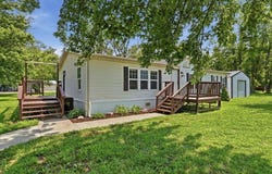 710 Front St, Pacific Junction, IA 51561