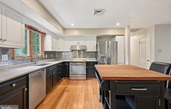 14 WOODSEDGE ROAD, NORRISTOWN, PA 19403