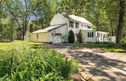 6 Hillcrest Dr, Hopkinton, MA 01748