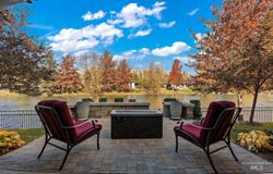 724 E Lakebrook Lane, Eagle, ID 83616