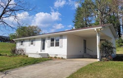 210 N Randolph Avenue, Landrum, SC 29356