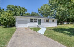 128 E Splitlog Avenue, Goodman, MO 64843