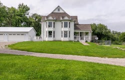 4842 Highway F48 W, Newton, IA 50208