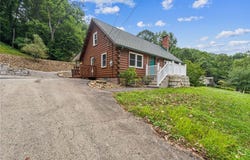 733 Mckee Rd, White Oak, PA 15131