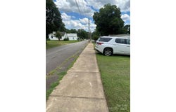 1208 North Davis Avenue, Newton, NC 28658