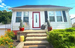 152 E 7TH STREET, BURLINGTON, NJ 08016