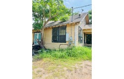 207 E Huntington, Beeville, TX 78102