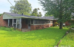 327 Oakhurst, Clarksdale, MS 38614