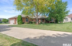 2405 Rosewell Point, Springfield, IL 62711