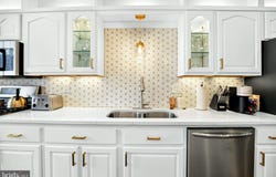 4 FARNWOOD Road, MT LAUREL, NJ 08054