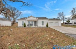 7570 Hustleville Road, Albertville, AL 35951