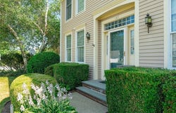 167 Meadow Lane, Middletown, RI 02842