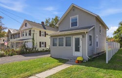 26 Elm St, Greenfield, MA 01301