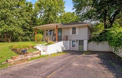 513 Golf Street, Odessa, MO 64076