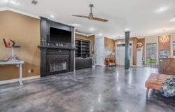 101 Marseille Drive, Maumelle, AR 72113