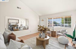 32510 Lake Temescal Ln, Fremont, CA 94555