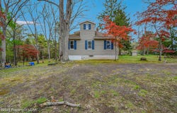 125 Pine View Ests, Mountain Top, PA 18707